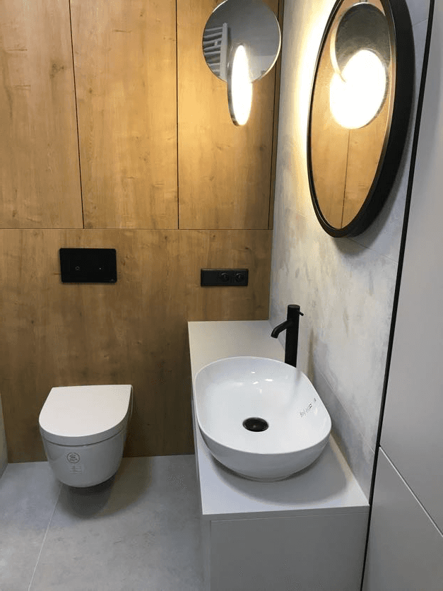 Kabina prysznicowa w szarej łazience