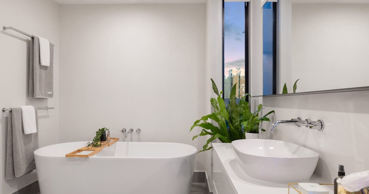 Jakie płytki do małej łazienki? Kolory, formaty i wzory - Poradnik remontowy Tambur House