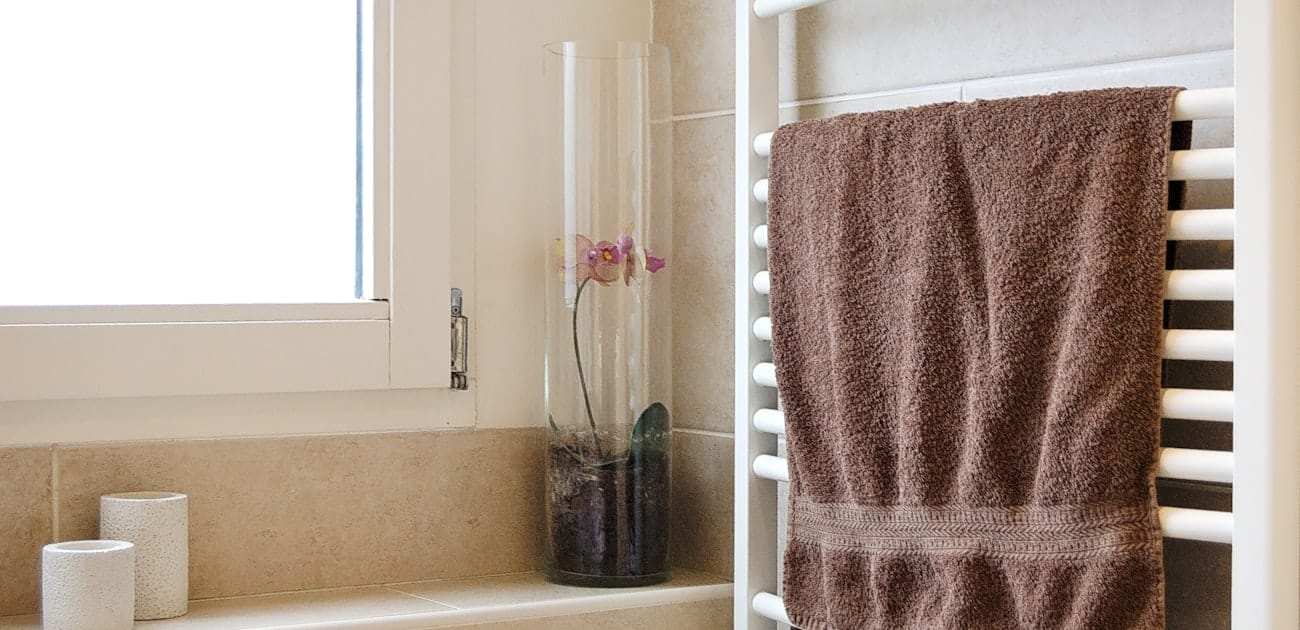 Grzejnik drabinkowy do łazienki w Warszawie 2026: jak dobrać i gdzie montować - Poradnik remontowy Tambur House